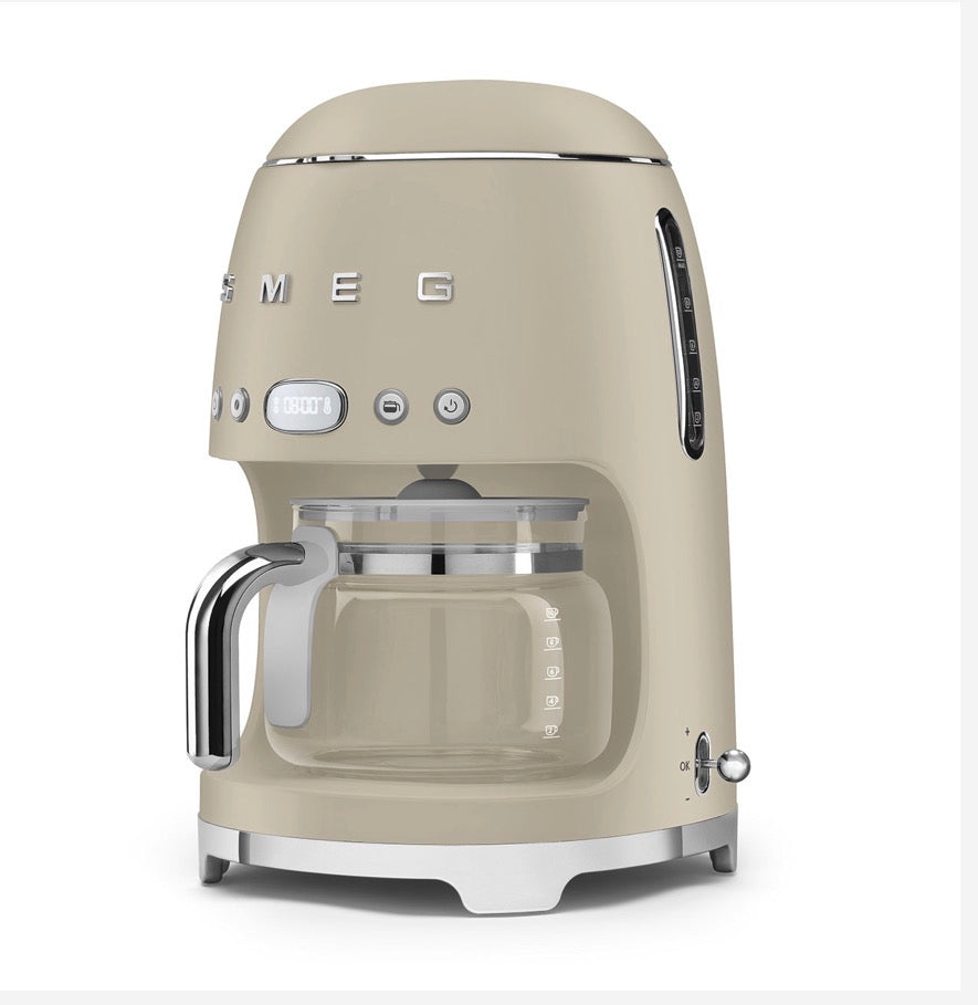 SMEG Ontbijtset Mat Crème 3-delig – Koffiezetapparaat, Waterkoker & Broodrooster