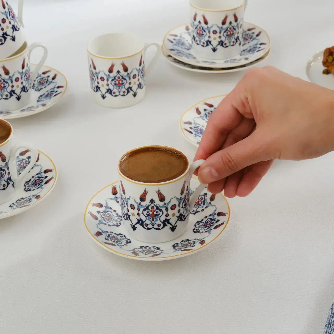 Karaca Haliç Hatay Rumi 12 Stuks Koffiekopjes Set – 6 Personen, Nieuwe Bone Porselein