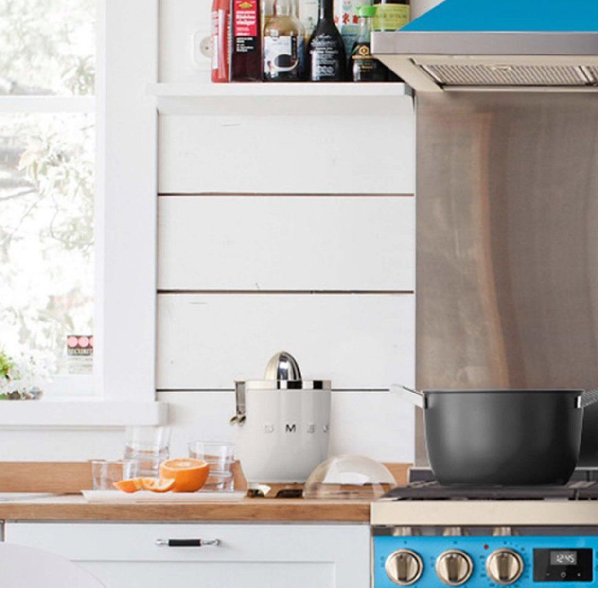 SMEG CJF11WHEU Witte elektrische citruspers – roestvrijstalen kegel, anti-druppelsysteem, Tritan Renew