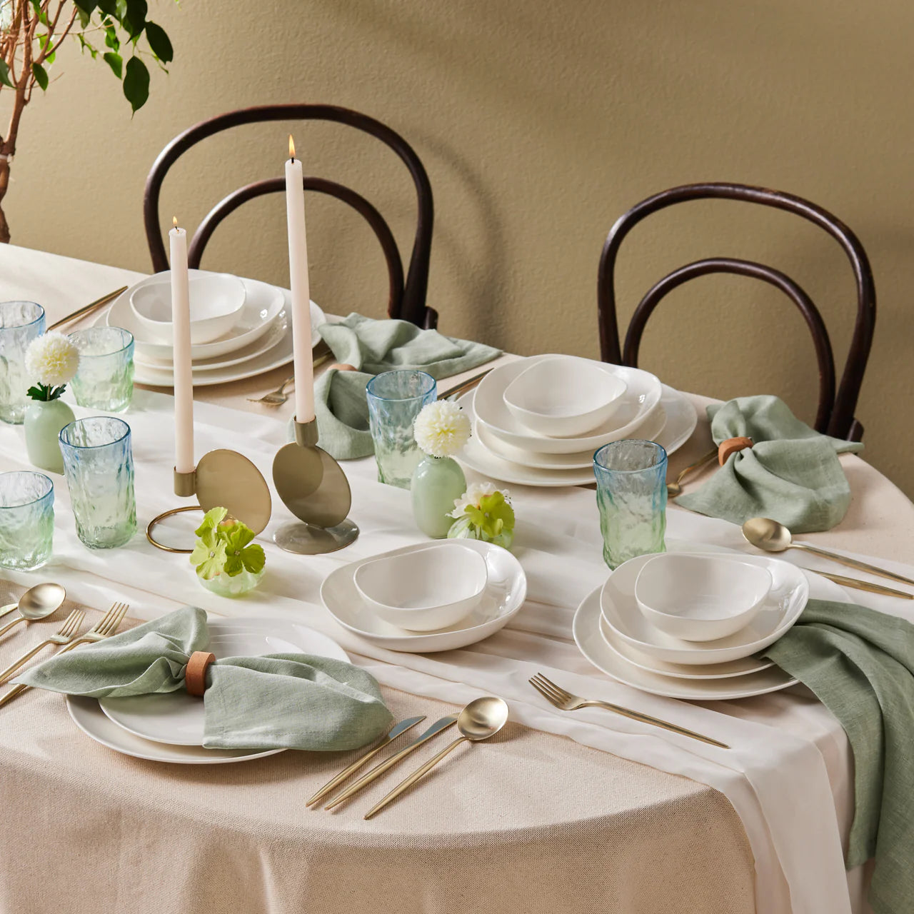 Karaca Streamline Rubicon 24 Parça 6 Kişilik Bone China Yemek Takımı – Beyaz