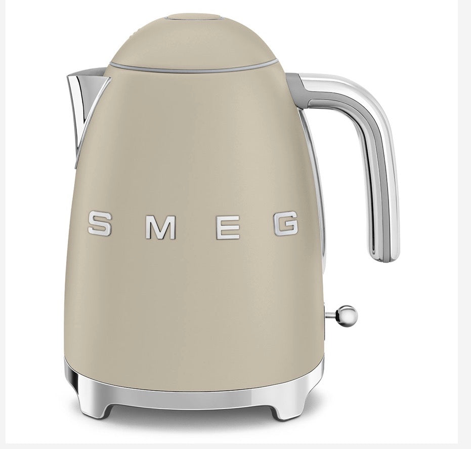 SMEG Ontbijtset Mat Crème 3-delig – Koffiezetapparaat, Waterkoker & Broodrooster
