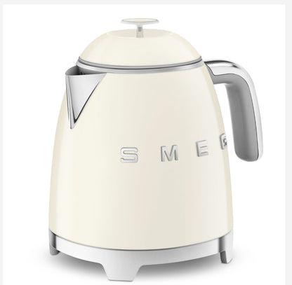 Smeg KLF05CREU Creme Mini Kettle – 0.8 Litre Kompakt Su Isıtıcı
