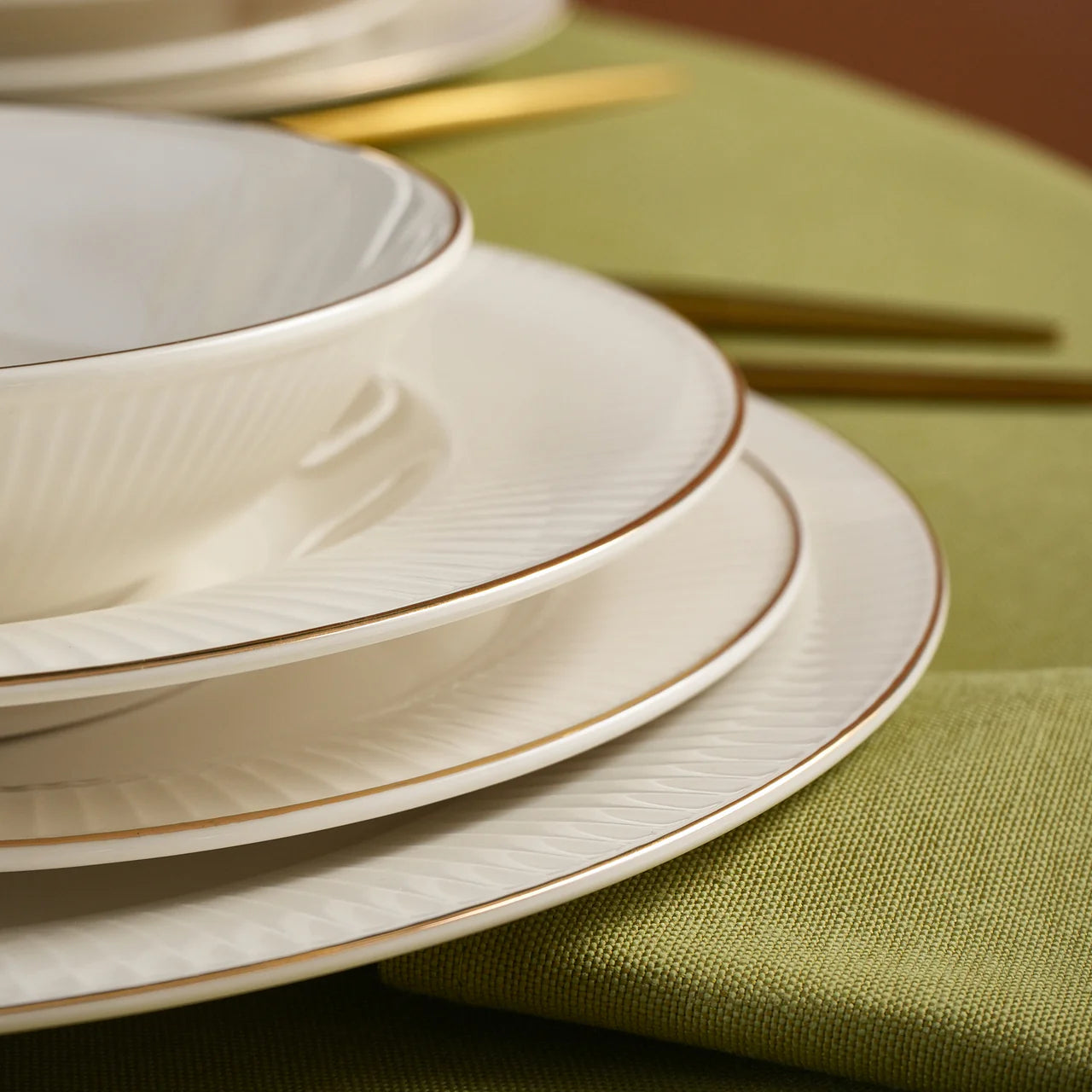 Karaca Stream Bone Massimo 24 Parça 6 Kişilik Yemek Takımı – Gold