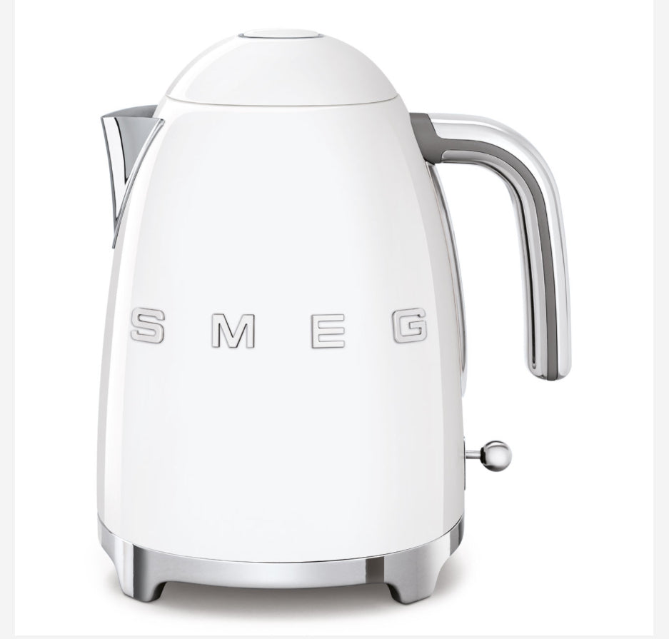 SMEG KLF03WHEU 1.7L Elektrikli Su Isıtıcısı – Beyaz, Retro Tasarım