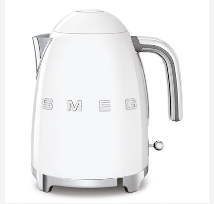 SMEG KLF03WHEU 1.7L Elektrikli Su Isıtıcısı – Beyaz, Retro Tasarım