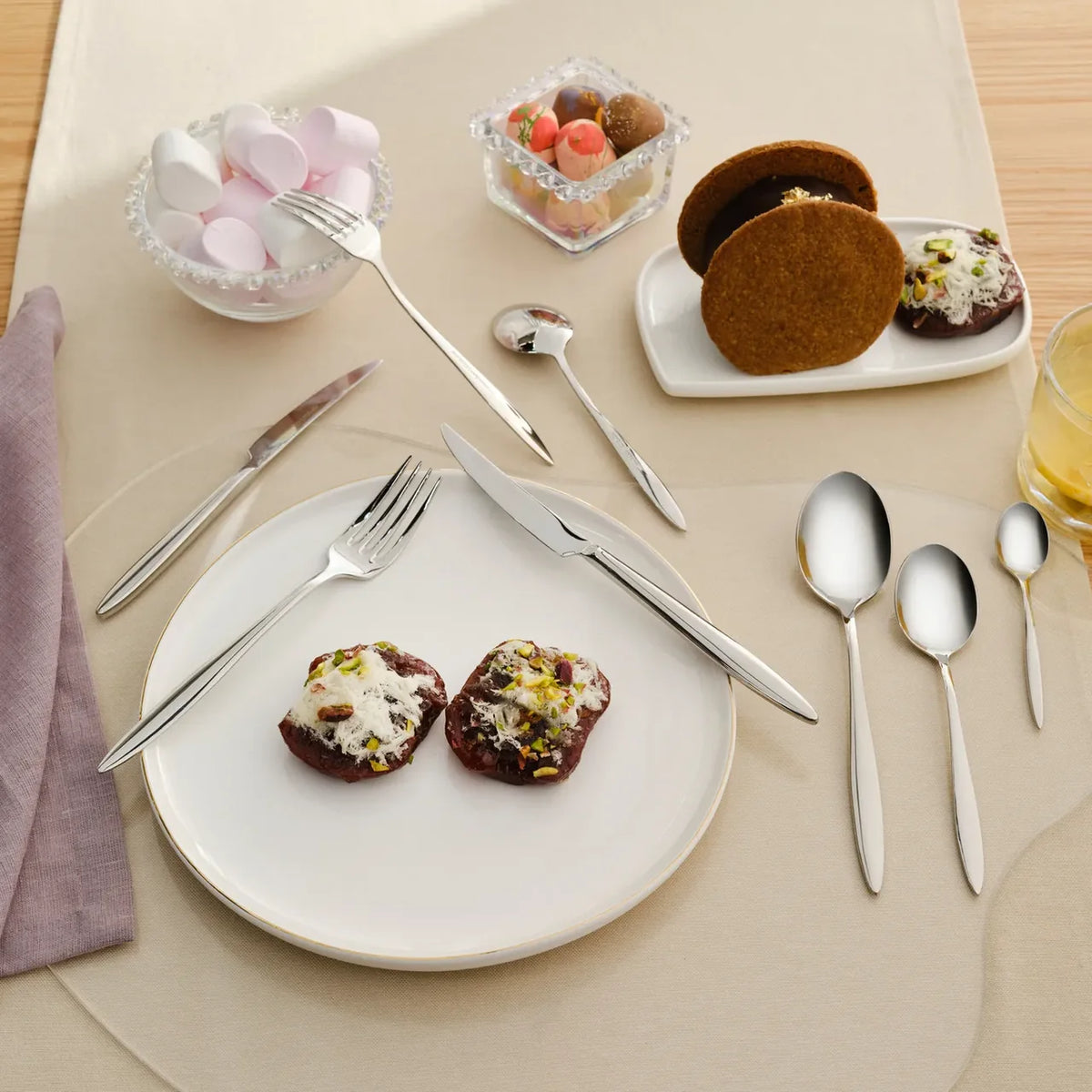 Karaca Novara Elegance 84-Piece 12-Person Cutlery Set – Stylish Tableware Set