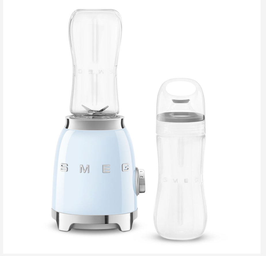 SMEG PBF01PBEU Pastel Blue Personal Blender – 300W, 600 ml Tritan Şişeli Kompakt Smoothie Blender
