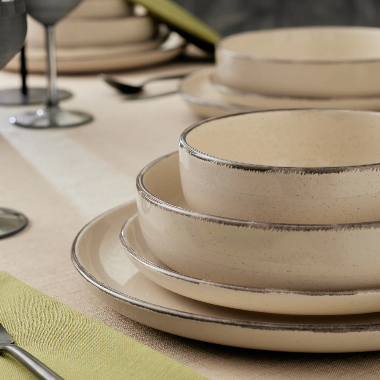 Karaca Monica 24-Parça 6 Kişilik Stoneware Yemek Takımı – Beige