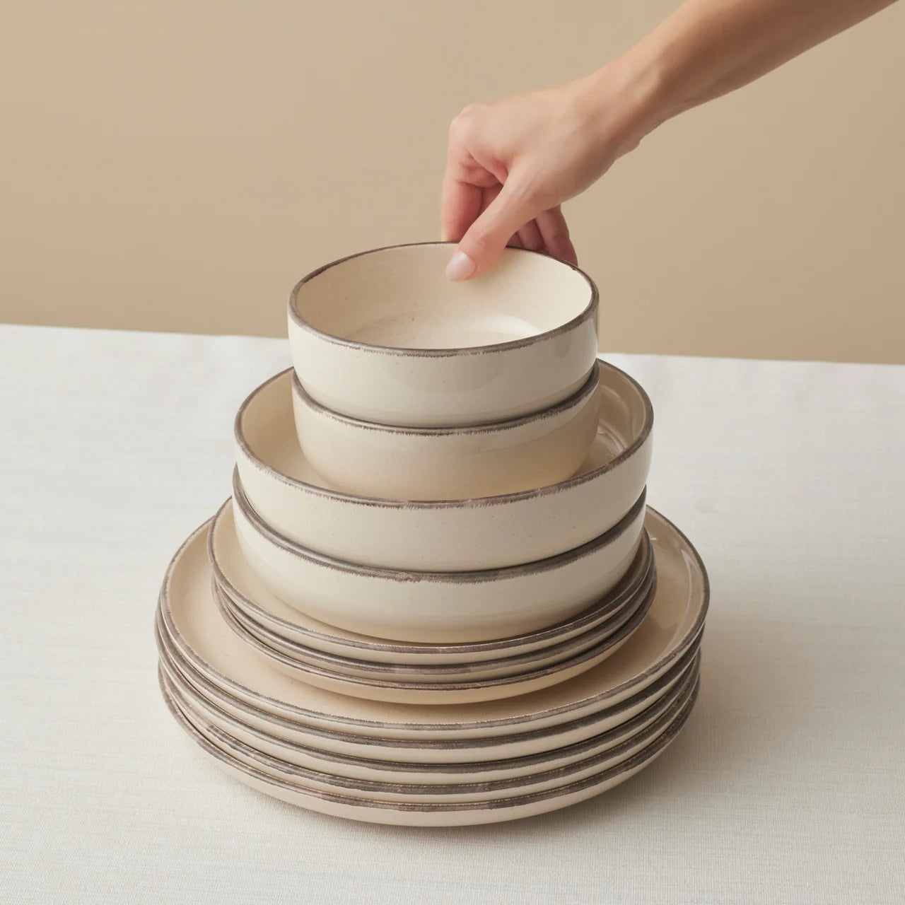 Karaca Monica 24-Parça 6 Kişilik Stoneware Yemek Takımı – Beige