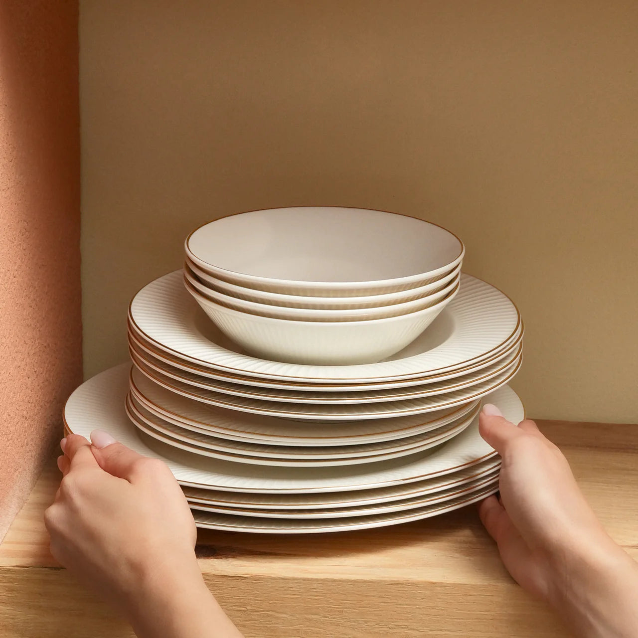 Karaca Stream Bone Massimo 24 Parça 6 Kişilik Yemek Takımı – Gold