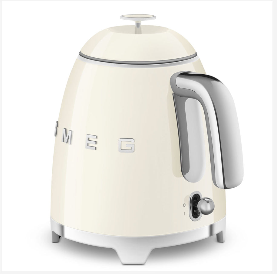 Smeg KLF05CREU Creme Mini Kettle – 0.8 Litre Kompakt Su Isıtıcı