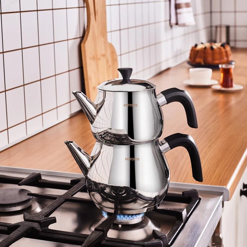 Karaca Kayra Siyah Çaydanlık Takımı 1L + 1.75L – Çelik, İndüksiyon Uyumlu, 2 Yıl Garantili