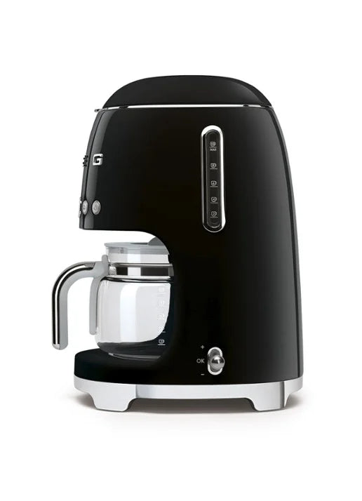 Smeg Siyah Filtre Kahve Makinesi – 1.25 L, 1050W, Retro 50’s Style, 10 Fincan Kapasite