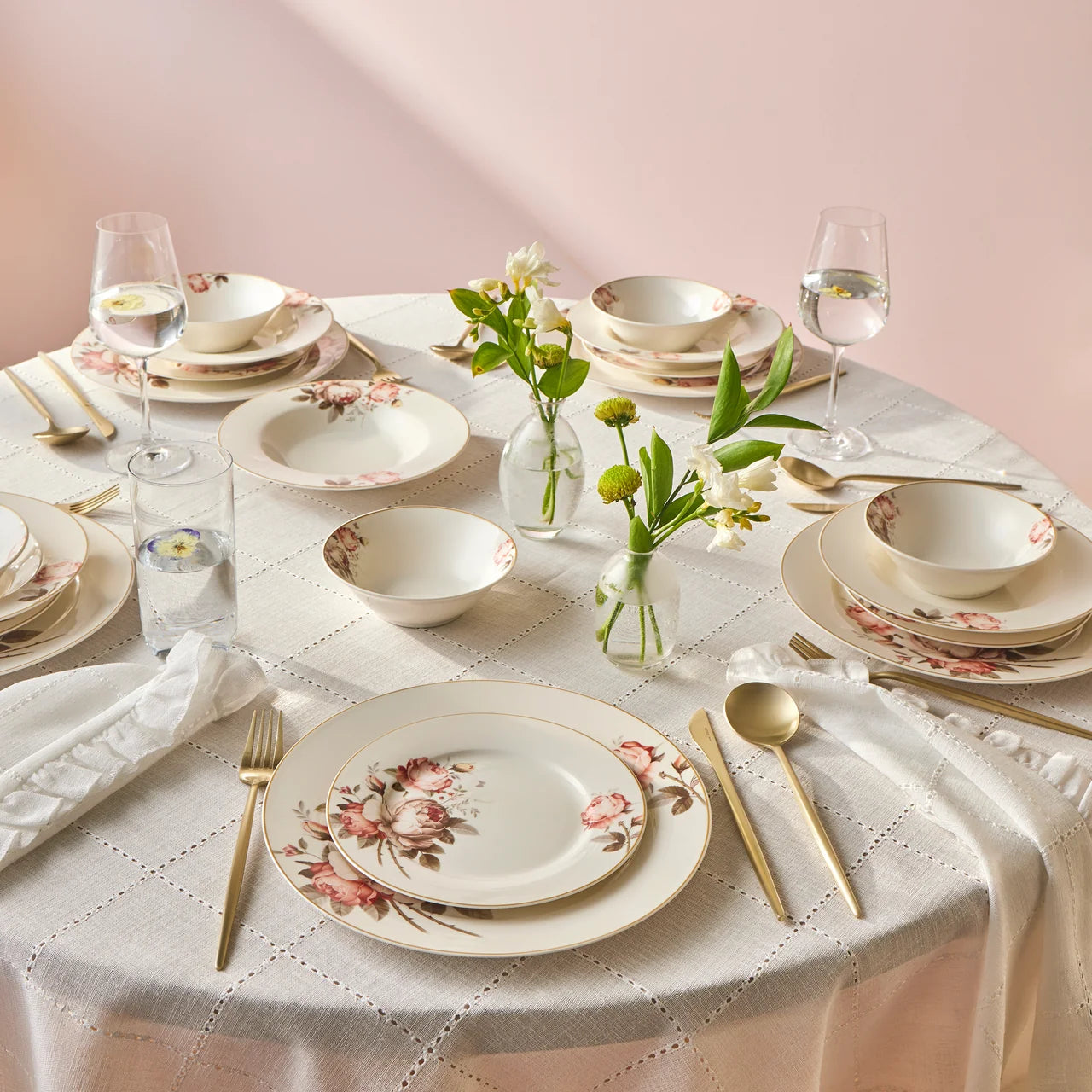 Karaca Bone China Rosie 24 Parça 6 Kişilik Yemek Takımı – Çok Renkli Çiçek Desenli