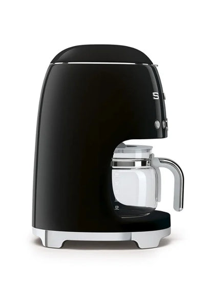 Smeg Siyah Filtre Kahve Makinesi – 1.25 L, 1050W, Retro 50’s Style, 10 Fincan Kapasite