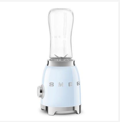 SMEG PBF01PBEU Pastel Blue Personal Blender – 300W, 600 ml Tritan Şişeli Kompakt Smoothie Blender