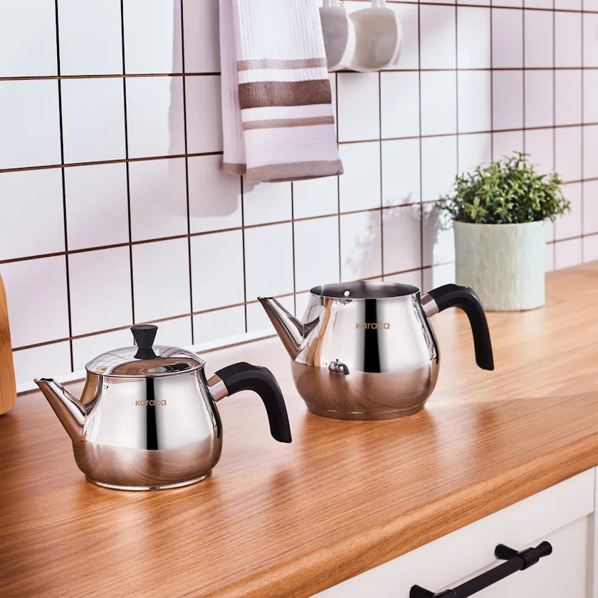 Karaca Kayra Siyah Çaydanlık Takımı 1L + 1.75L – Çelik, İndüksiyon Uyumlu, 2 Yıl Garantili