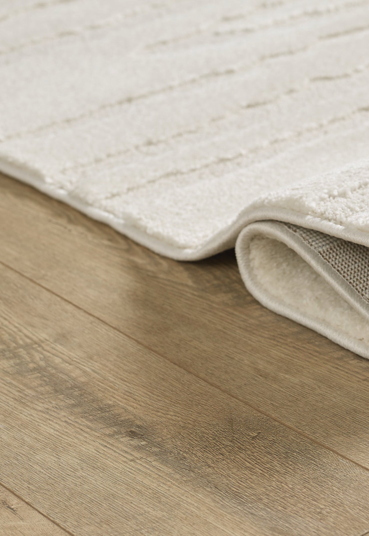 Merinos Elio 2257 60 Cream Halı – Modern Desenli, Yumuşak Dokulu, Dayanıklı Makine Halısı