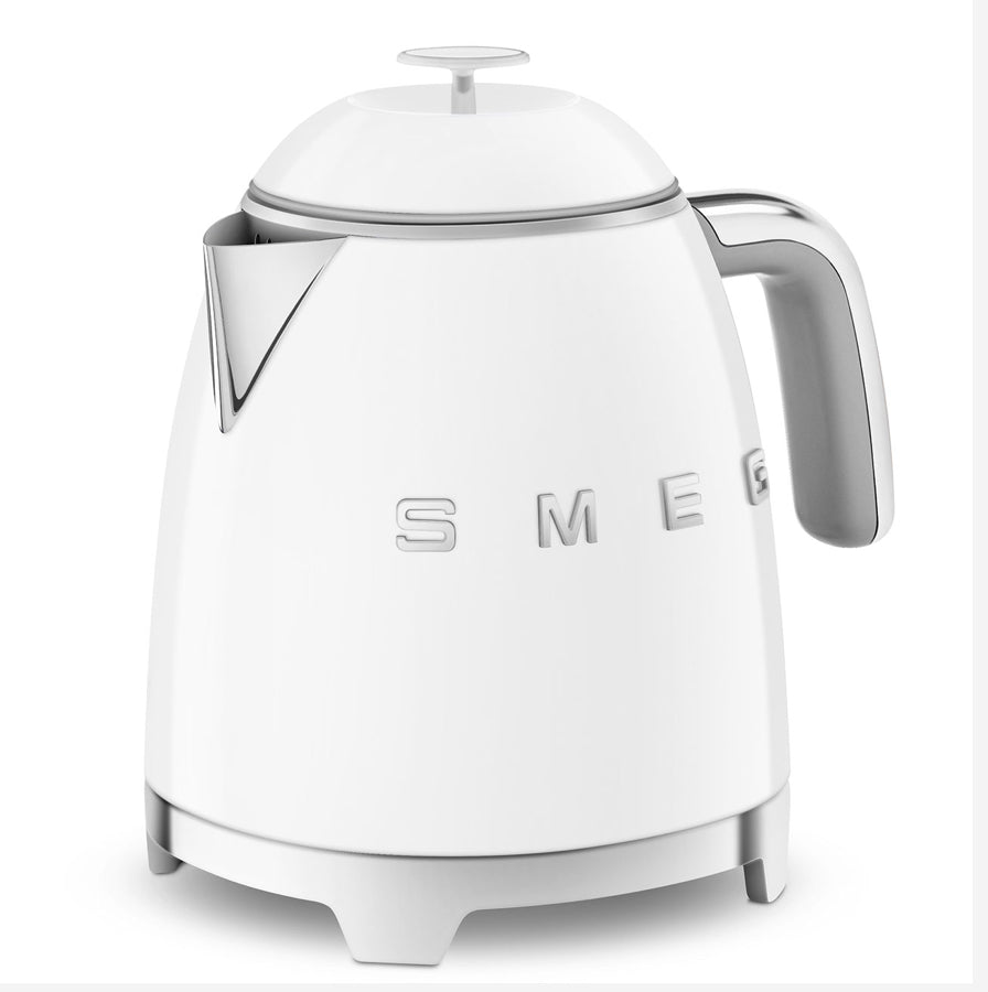 Smeg KLF05WHEU Beyaz Mini Kettle – 0.8 L Kompakt Su Isıtıcı