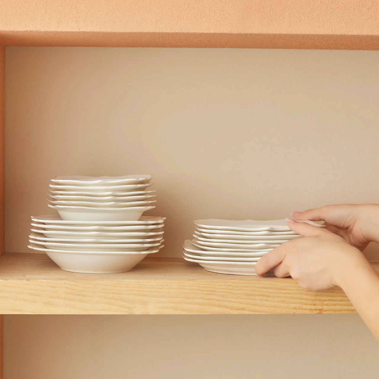 Karaca Stream Bone Vintage 24 Piece Dinner Set for 6 People – Gold