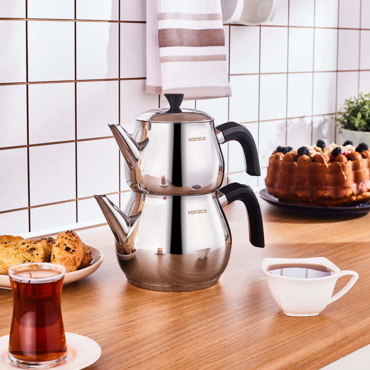 Karaca Kayra Siyah Çaydanlık Takımı 1L + 1.75L – Çelik, İndüksiyon Uyumlu, 2 Yıl Garantili