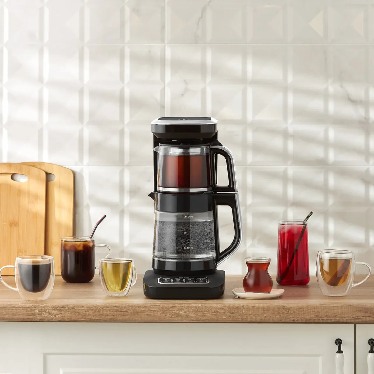 Karaca Çaysever Robotea Pro 4’ü 1 Arada Konuşan Otomatik Çay Makinesi, Su Isıtıcı ve Filtre Kahve Makinesi 2500W Siyah Krom