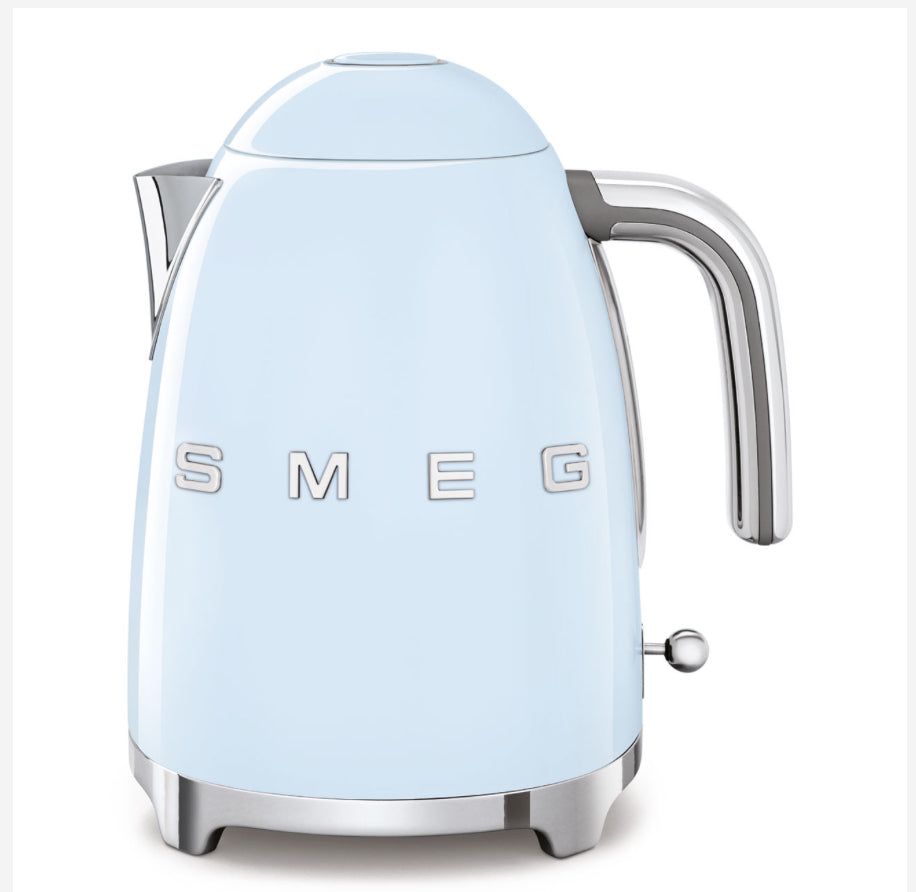 SMEG KLF03PBEU 1.7L Elektrikli Su Isıtıcısı – Pastel Blue Retro Kettle