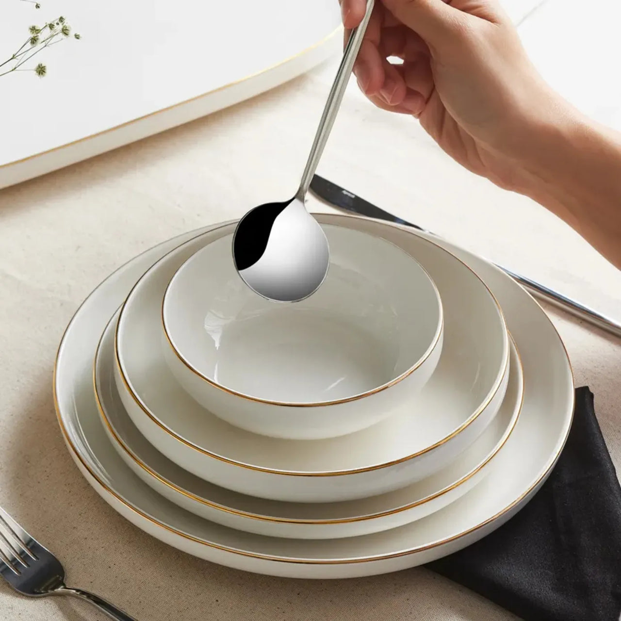 Karaca Streamline Saturn 19 Parça 4 Kişilik Gold Detaylı Porselen Yemek Takımı-Yemek Takimi-Prenseshome Leyweg-Prenseshome Leyweg