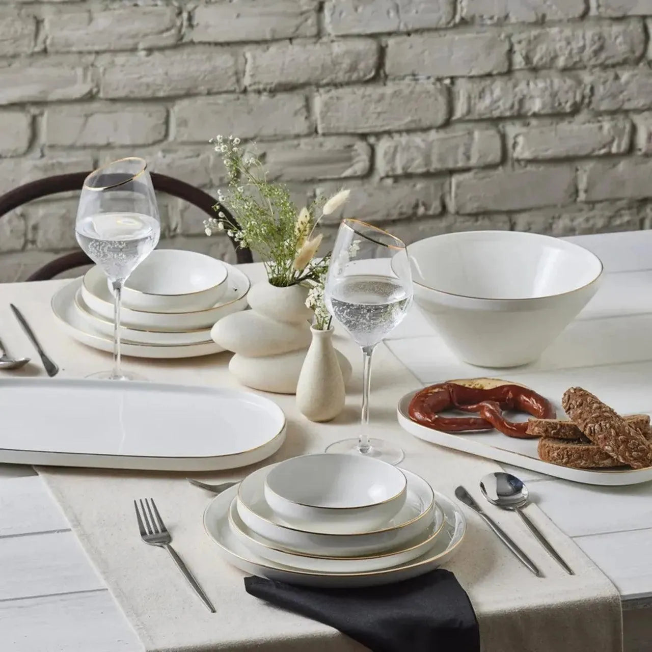 Karaca Streamline Saturn 19 Parça 4 Kişilik Gold Detaylı Porselen Yemek Takımı-Yemek Takimi-Prenseshome Leyweg-Prenseshome Leyweg