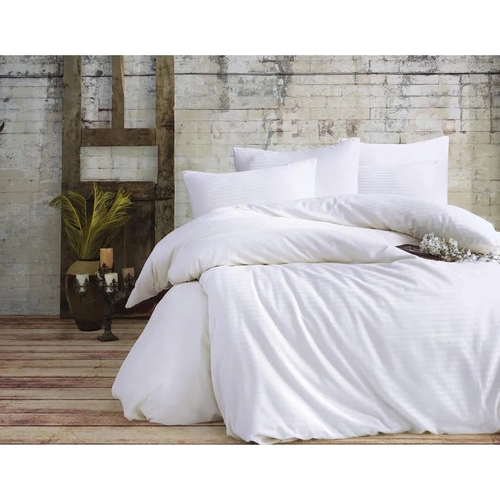 İpekçe Çizgili Pamuk Saten Çift Kişilik Nevresim Takımı – Lüks Dokunuş-Yatak Odasi-Prenseshome Leyweg-Beyaz-Prenseshome Leyweg