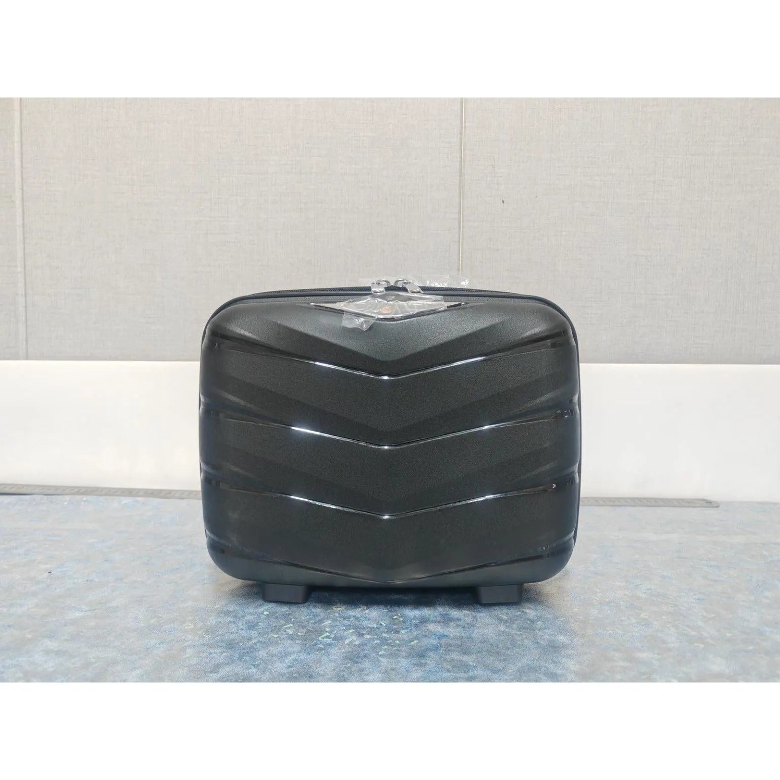 4 Parca Polipropilen Bavul Seti (20'' – 24'' – 28'' + Makyaj cantasi Siyah-Prenseshome Leyweg-Prenseshome Leyweg