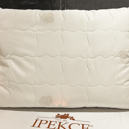 İpekçe %100 Pamuk Kumaş ve Yün Dolgulu Yastık 50x70 cm – 1 kg-Yatak Odasi-Prenseshome Leyweg-Prenseshome Leyweg