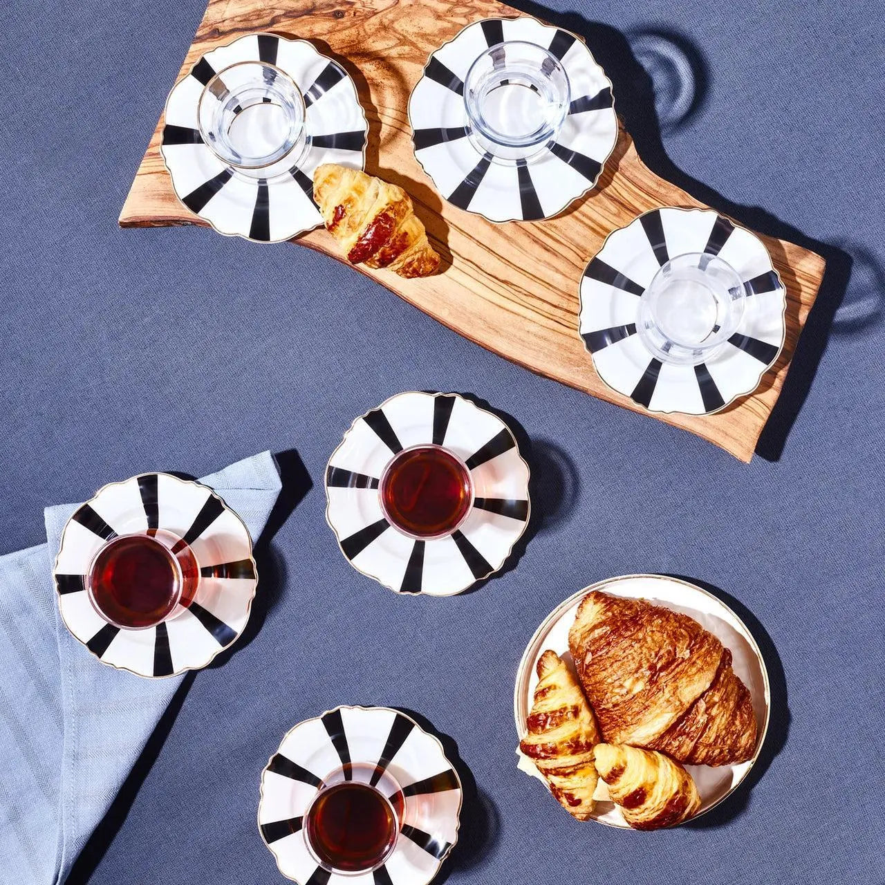 Karaca Astley Black 6 Parça Çay Bardağı ve Tabak Seti – Modern Tasarım, Siyah Detaylı-Cam urunler-Prenseshome Leyweg-Prenseshome Leyweg