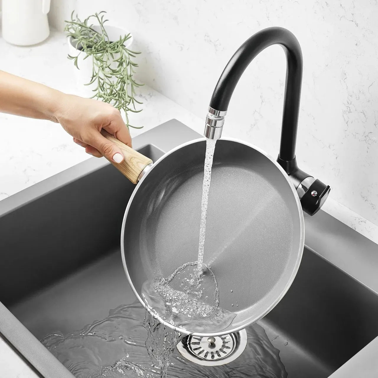 Karaca Swiss Crystal 30 cm Kızartma Tavası Krem – Temmuz Kampanyası: 1 Al 2 Gönderim-mutfak urunleri-Prenseshome Leyweg-Prenseshome Leyweg