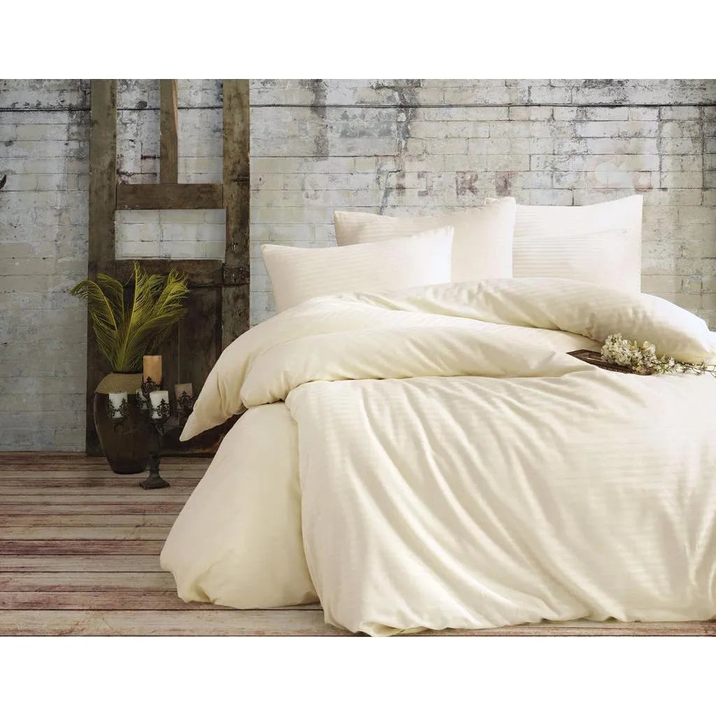 İpekçe Çizgili Pamuk Saten Çift Kişilik Nevresim Takımı – Lüks Dokunuş-Yatak Odasi-Prenseshome Leyweg-Krem-Prenseshome Leyweg